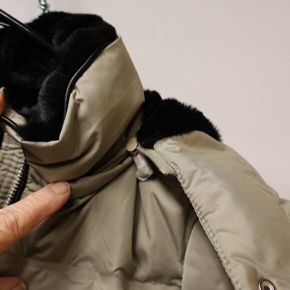 Vera Moda Longline hooded puffer coat in Sage Size Small Zip Front & Pockets - Picture 15 of 16